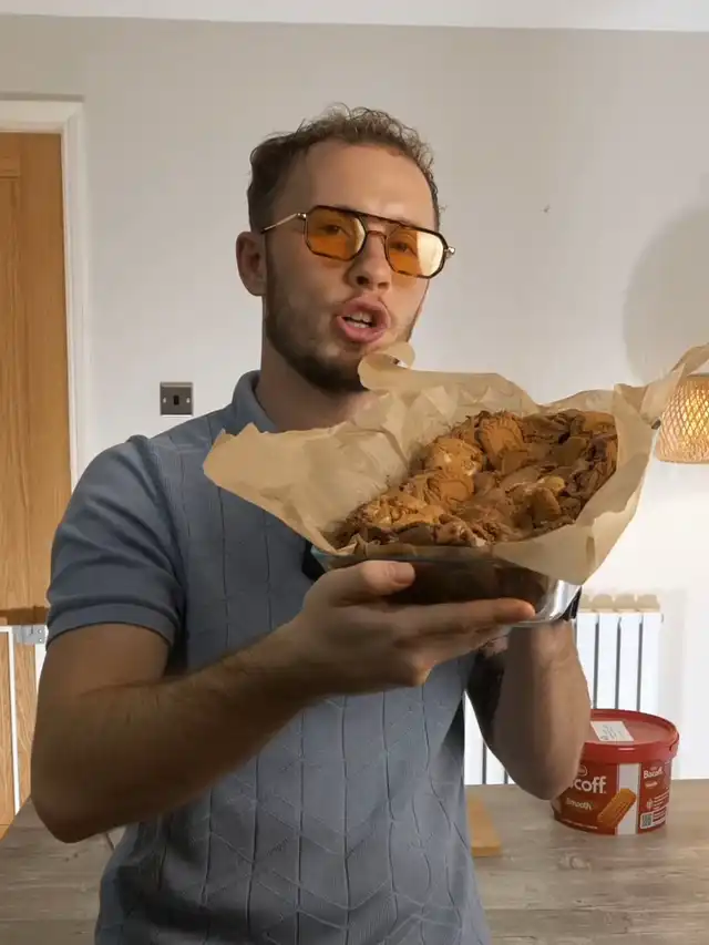 Fudgiest Biscoff brookies, must try recipe 🙌❤️
Rec