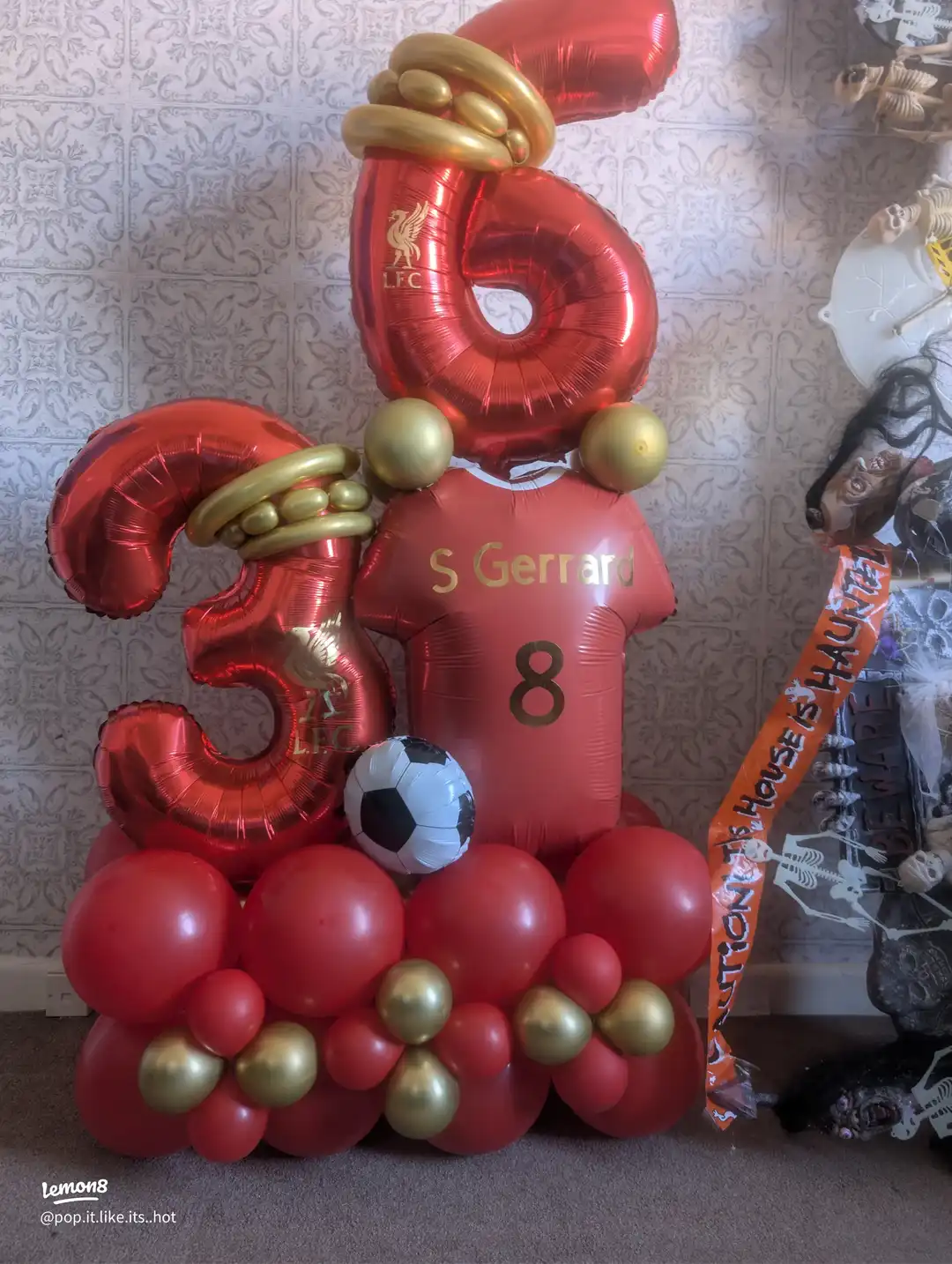 Liverpool FC balloon stack 's images(0)