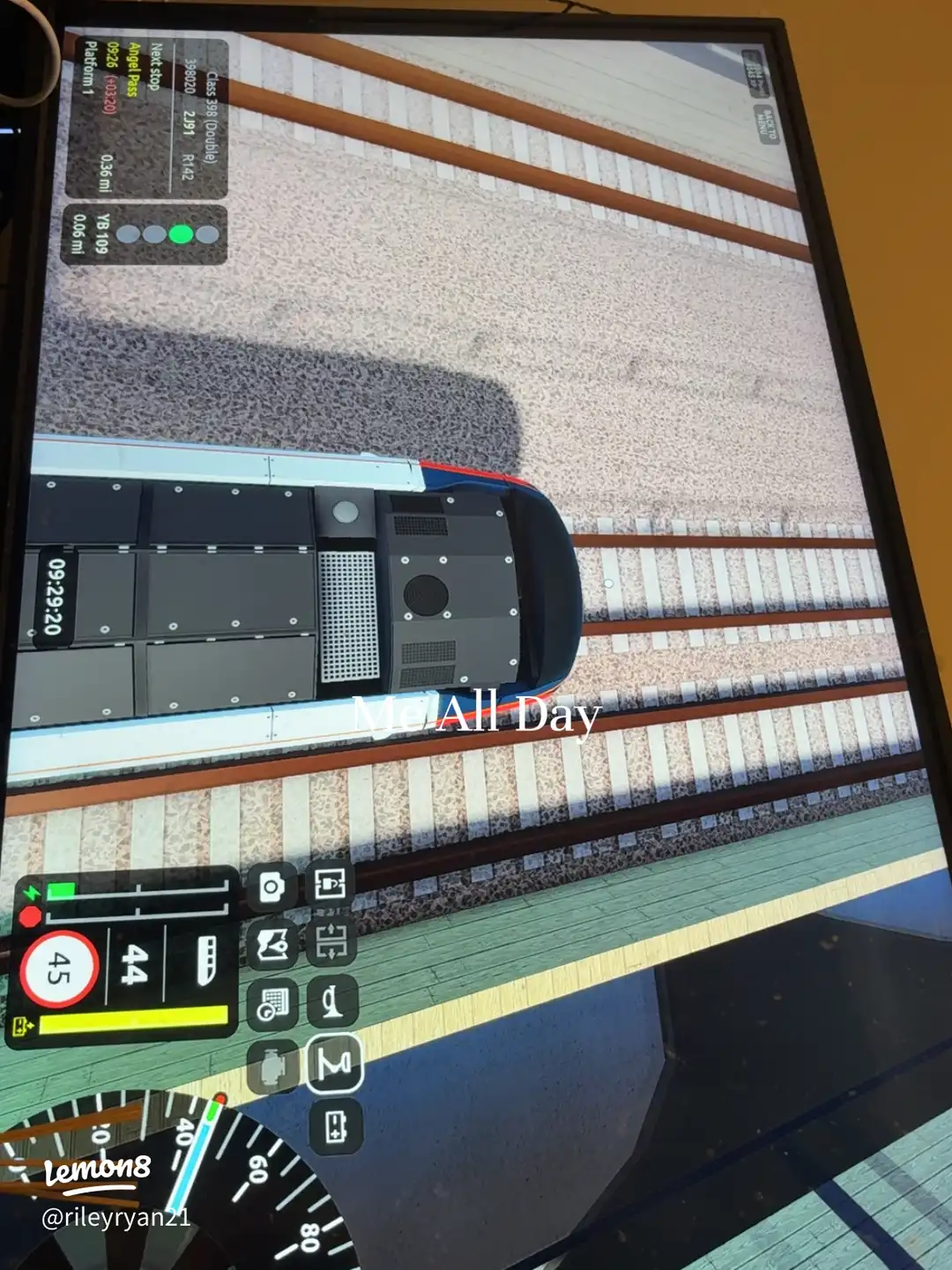 Me All Day's images(0)